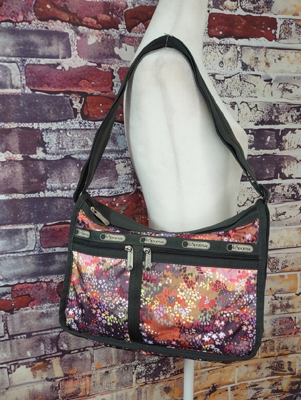 Lesportsac Deluxe Everyday Crossbody/ Shoulder Bag